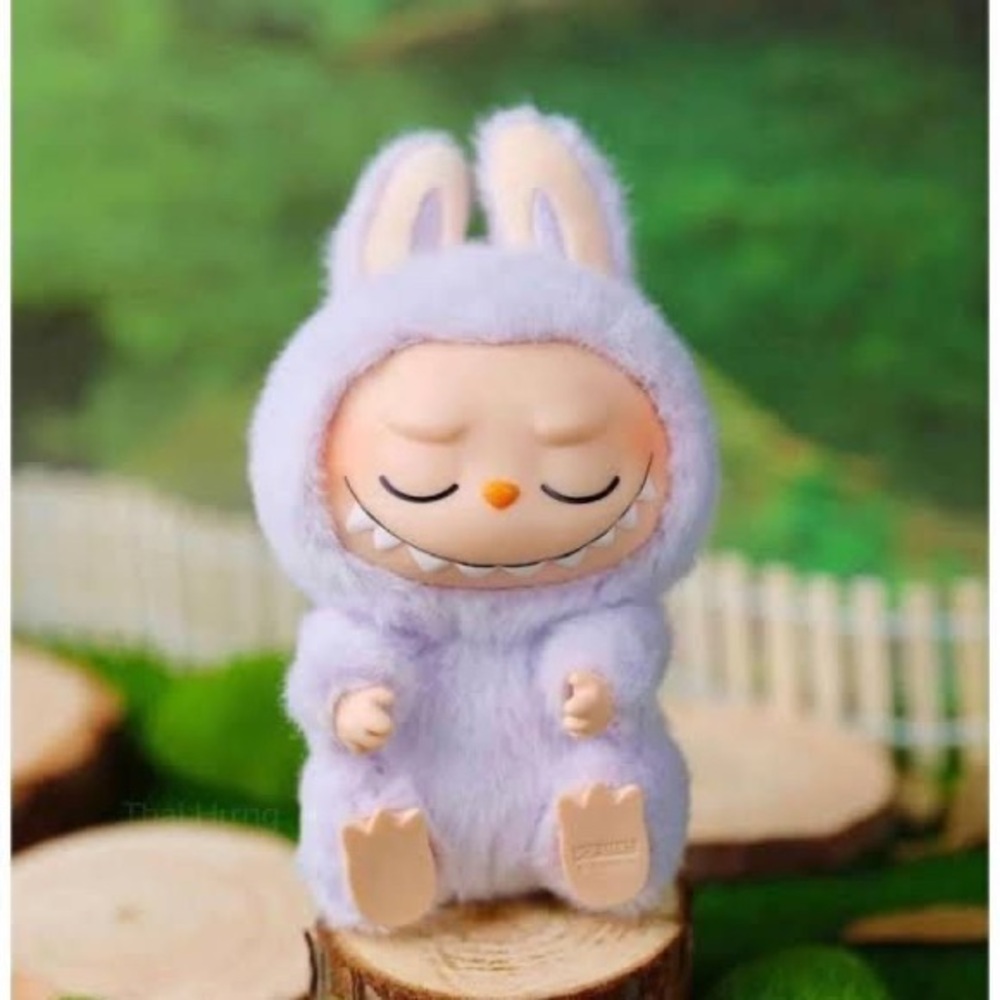 Labubu V2 Have a Seat - Zizi